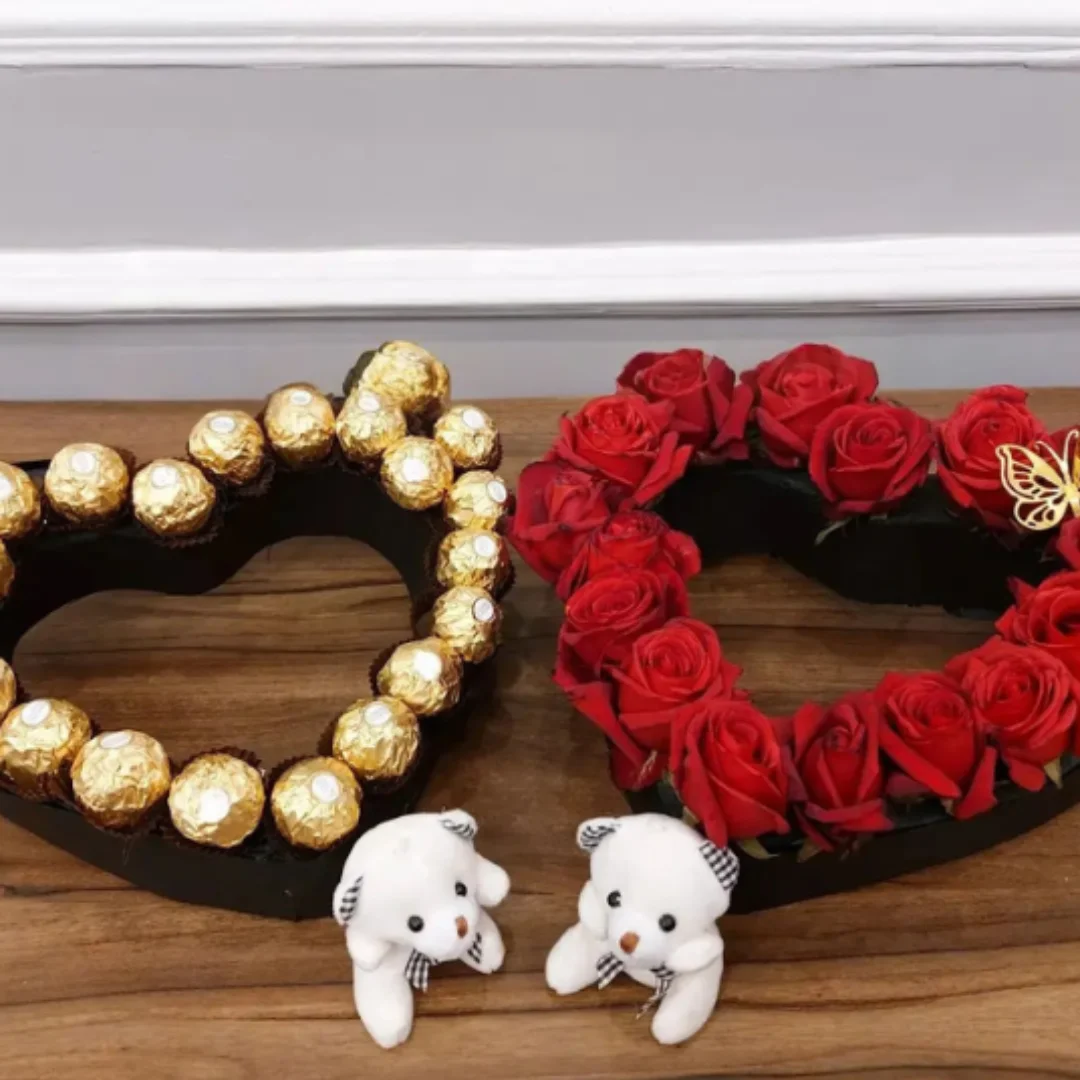 Love-Themed Chocolate Bouquets & Boxes by Dollmandu