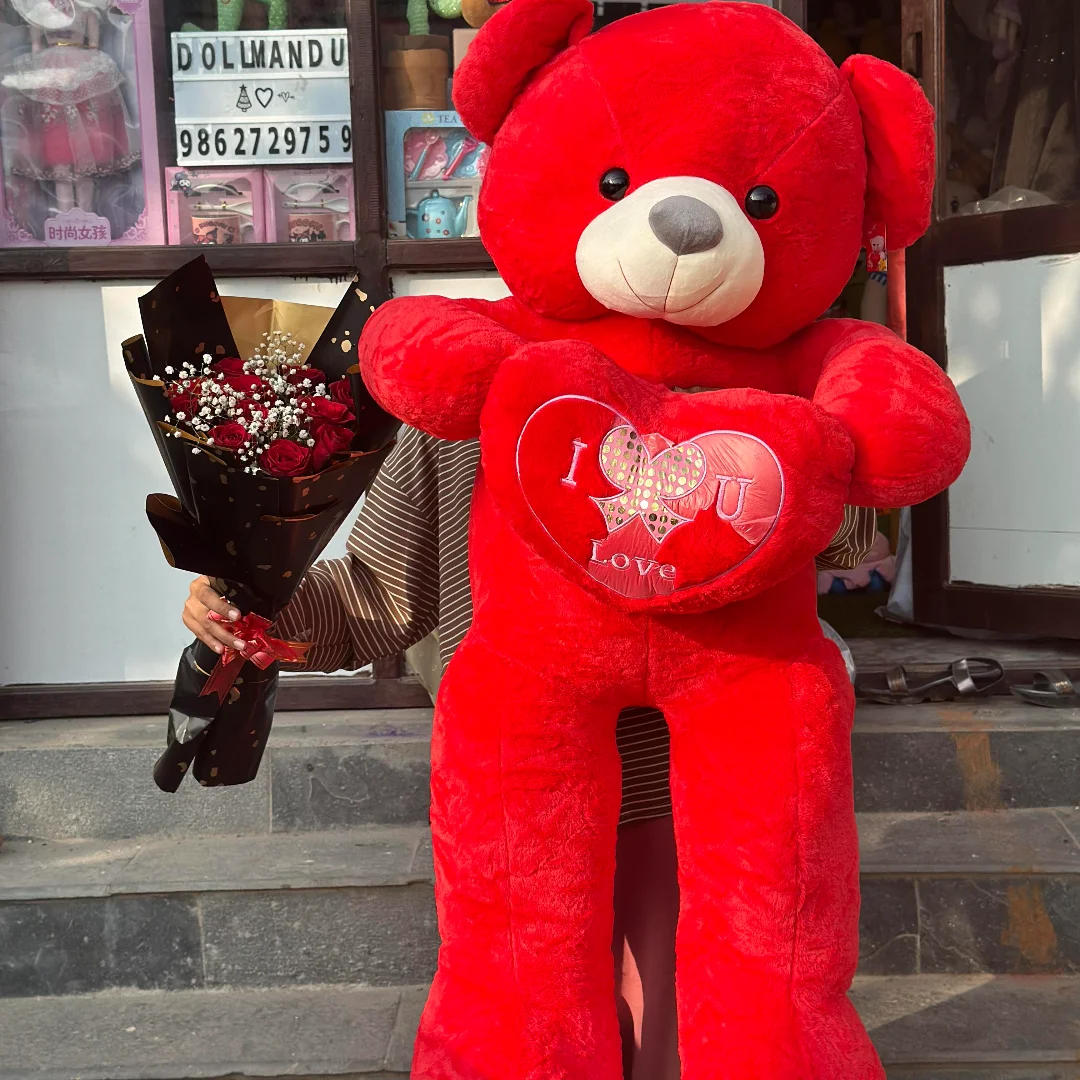 Romantic 4.5 ft Doll & Rose Bouquet Combo